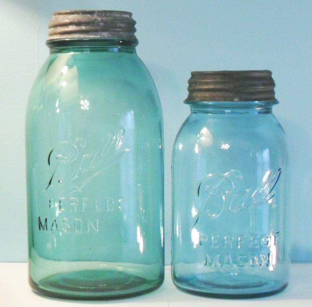 VTG Lot of 3 Blue Ball Canning Mason Jars Pint Size with Zinc Lids Nice Shape 
