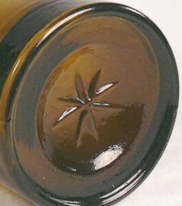 Star marking on base olive amber cylinder whiskey bottle - Bill Lindsey photo