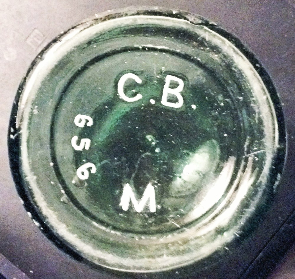 Base of "C.B.M. 656" bottle, (photograph courtesy of Dee)