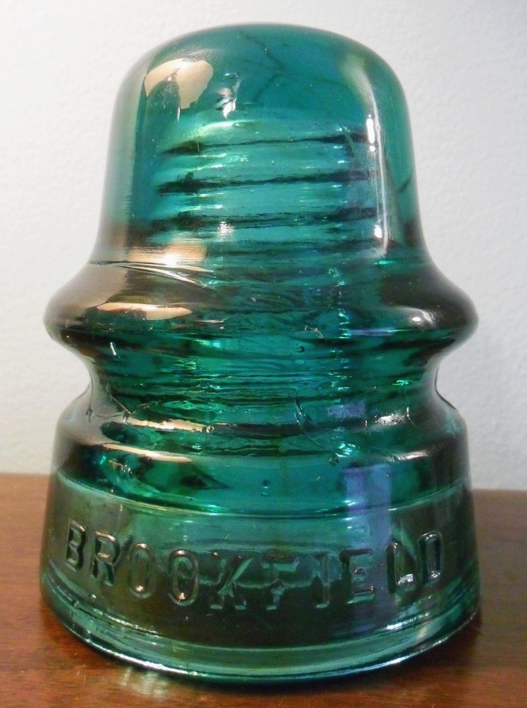 "BROOKFIELD / NEW YORK" CD 162 "signal" insulator made by Brookfield Glass Company.