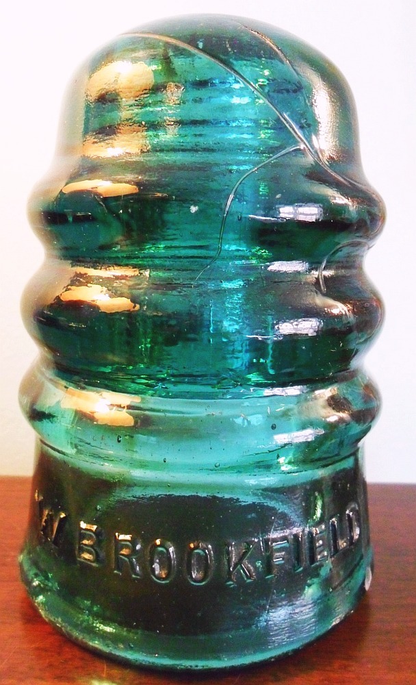 Brookfield CD 116 - glass insulator - marked "W. BROOKFIELD"