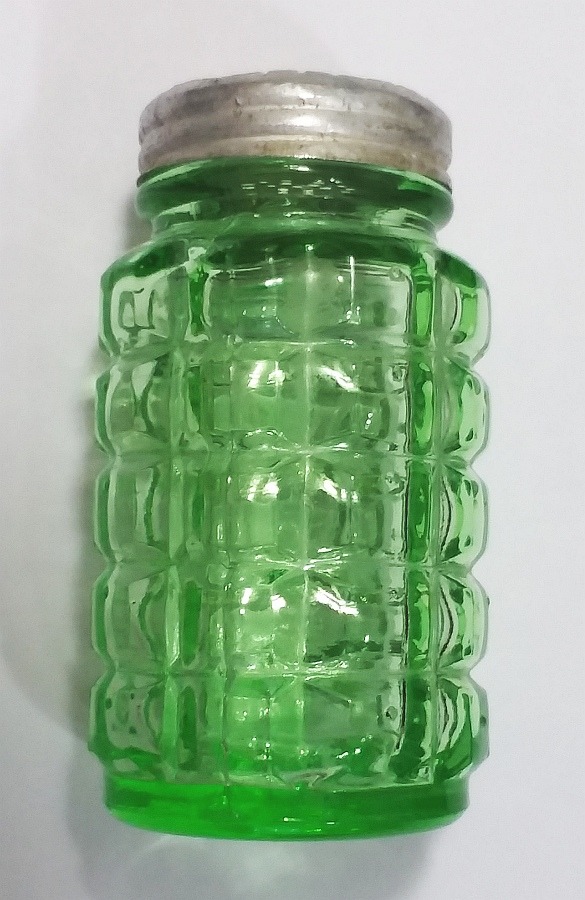 Hazel-Atlas "Waffle Block" or "Cube" type pattern Depression era Glass salt shaker in light green color.