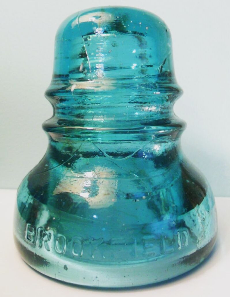 Blue aqua glass CD 152 type Brookfield telegraph insulator (type made c. 1911-1921)